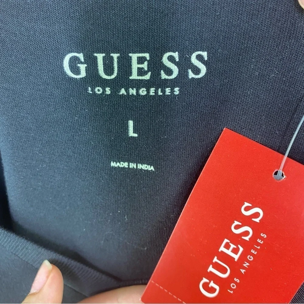 Mens guess v neck graphic‎ shortsleeve - Picture 6 of 6
